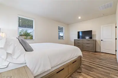 3126 Mountain Bay Avenue Primary Bedroom