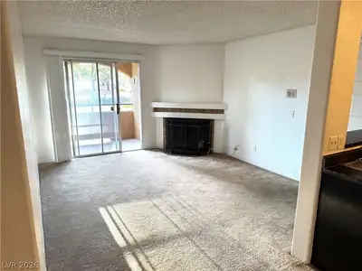 221 Mission Newport Lane 206, Las Vegas