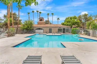 221 Mission Newport Lane 206 Pool
