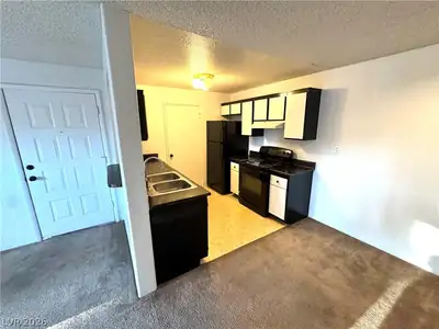 221 Mission Newport Lane 206 Kitchen
