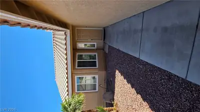 1413 Iris Kelly Avenue Entry