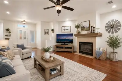 785 San Remo Way Living Room