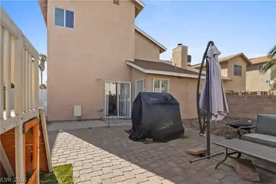 3910 Gulliver Street Patio