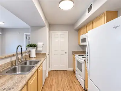 8000 West Badura Avenue 2039 Kitchen