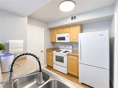 8000 West Badura Avenue 2039 Kitchen