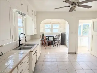 55 Lincoln Street Kitchen