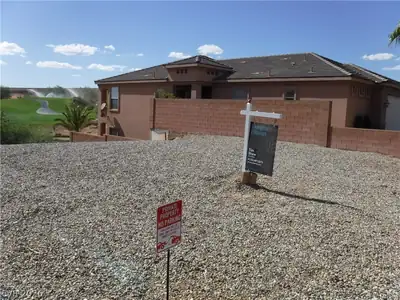 654 Paloma Circle Front of Structure