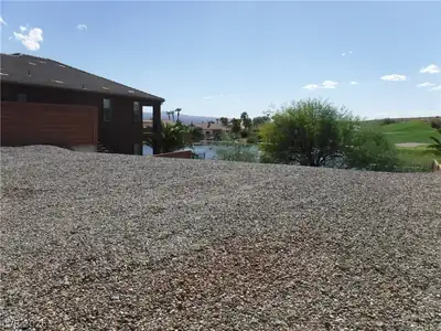 654 Paloma Circle Yard