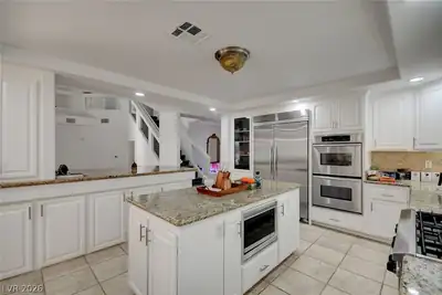 9143 Amber Waves Street Kitchen