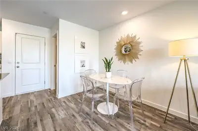 919 West Black Heron Street Dining Area