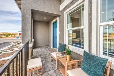 919 West Black Heron Street Patio