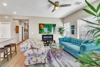 524 Shophia Skye Street 226 Living Room