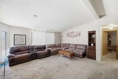 140 Fairway Street Living Room