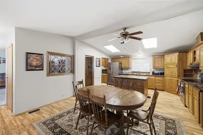 140 Fairway Street Dining Area