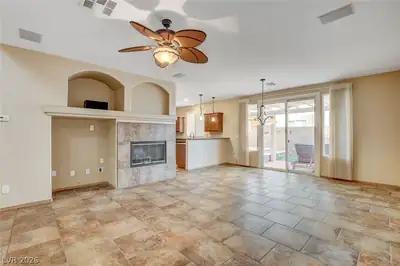 9346 Horse Canyon Drive Living Room