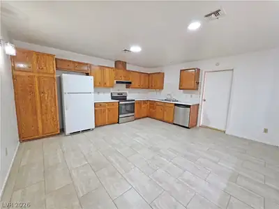 721 East Calvada Boulevard Kitchen