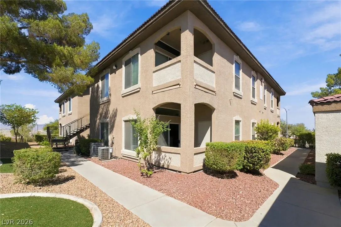 2305 West Horizon Ridge Parkway 211