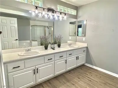 4025 Antique Sterling Court Primary Bathroom