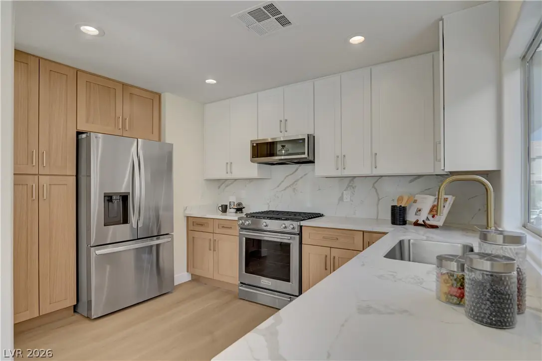 1501 Couples Street