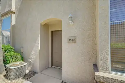 1501 Couples Street Entry