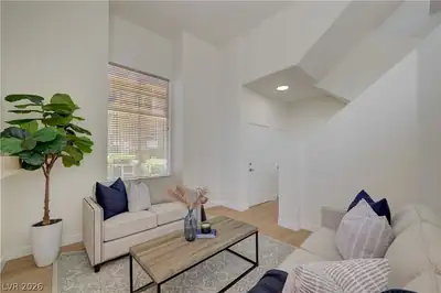 1501 Couples Street Living Room