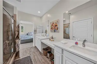 4820 South East Argent Hills Avenue Primary Bathroom
