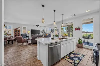 4820 South East Argent Hills Avenue Kitchen