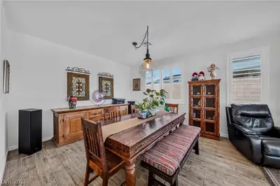 4820 South East Argent Hills Avenue Dining Area
