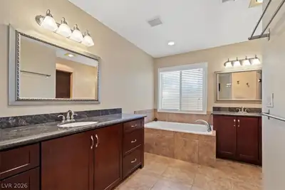 1512 Padova Drive Primary Bathroom