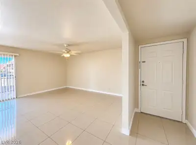4361 Alexis Drive 333 Entrance Foyer