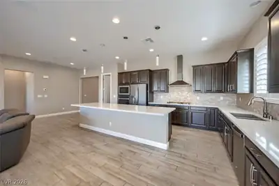 617 Comodo Street Kitchen