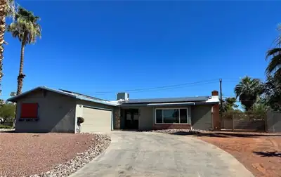 1518 Golden Arrow Drive Front of Structure