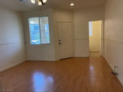 1324 Oak Village Avenue Living Room