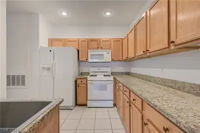 2050 West Warm Springs Road 1323 Kitchen