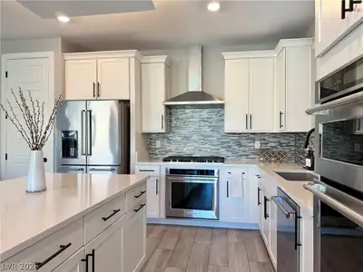 12422 Foxtail Run Avenue Kitchen