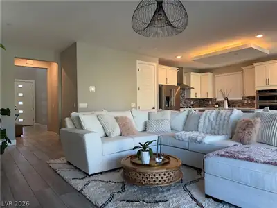 12422 Foxtail Run Avenue Living Room