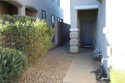 207 Priority Point Street Entry
