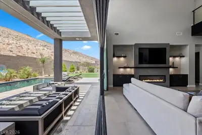 10950 Earth Hues Court Patio