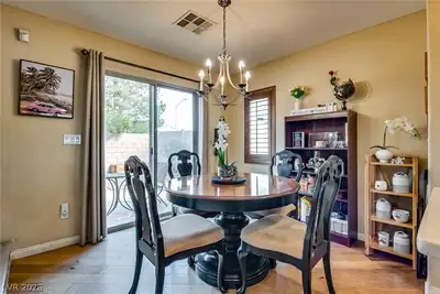5280 Judkins Drive Dining Area