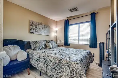 5280 Judkins Drive Bedroom