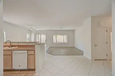 2529 Springville Way Living Room
