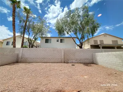 5535 Cresent Valley Street Yard