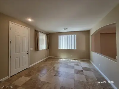 5535 Cresent Valley Street Entrance Foyer