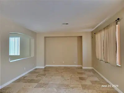 5535 Cresent Valley Street Living Room