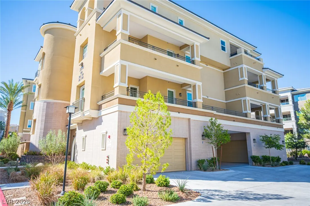 9200 South Las Manaitas Avenue 202, Las Vegas, NV 89144
