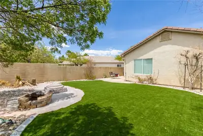 10917 Fog Hollow Court Yard