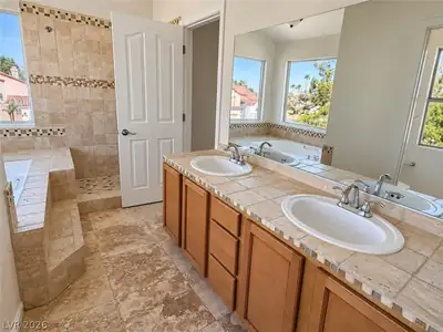 43 Bayridge Road Primary Bathroom