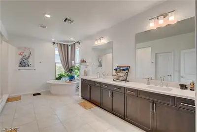 6775 Stella Rosa Court Primary Bathroom