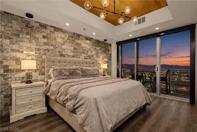 150 Las Vegas Boulevard 2015 Bedroom
