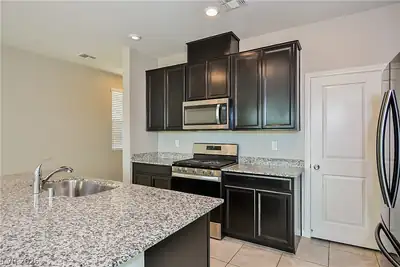 1630 Crisp Pear Court Kitchen